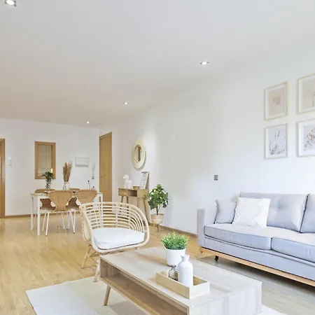 Ola Living Consell De Cent Appartamento