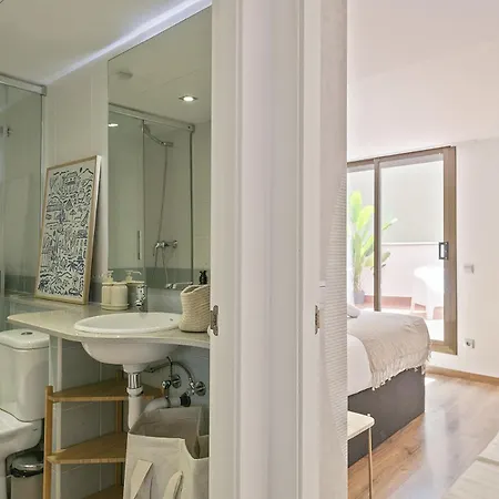 Ola Living Consell De Cent Appartamento
